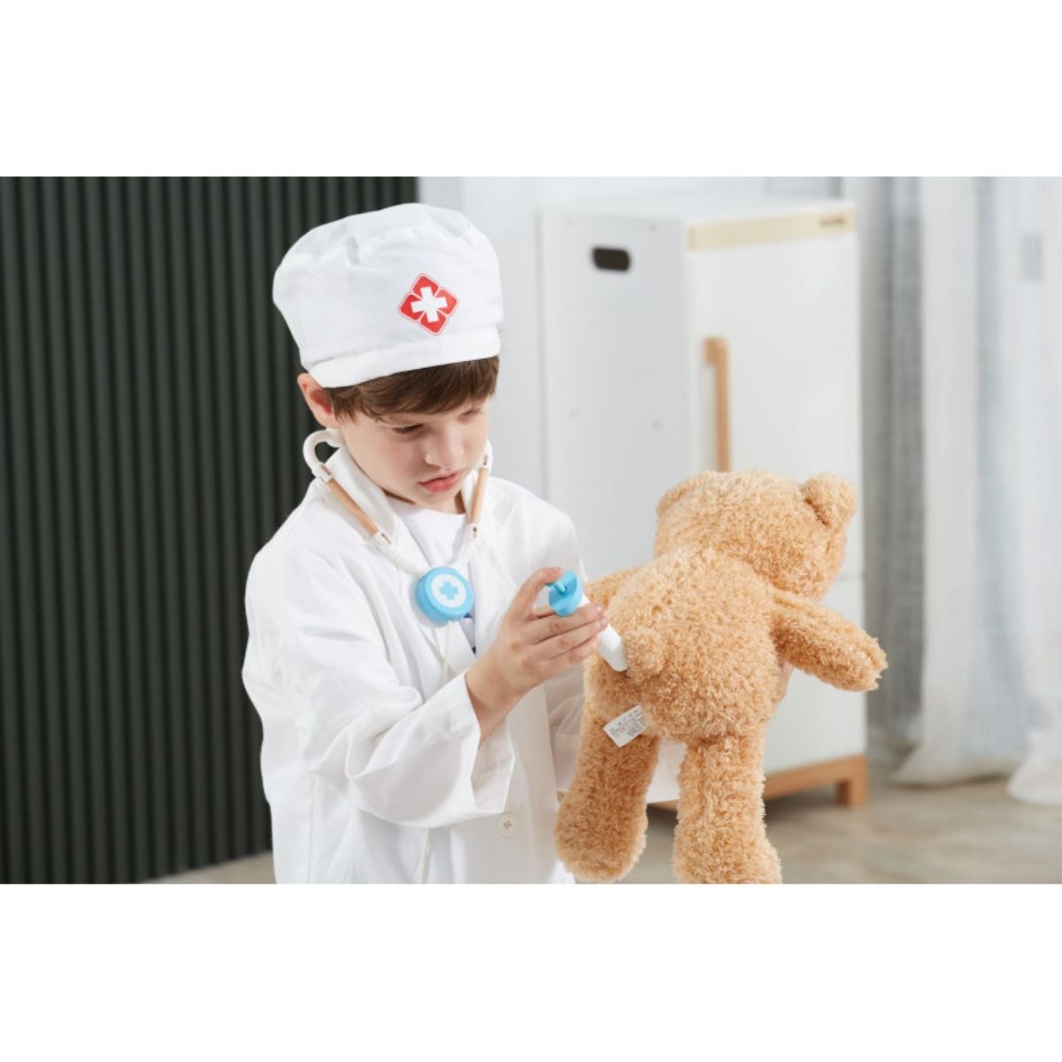 Costum de petrecere, Medic, Viga
